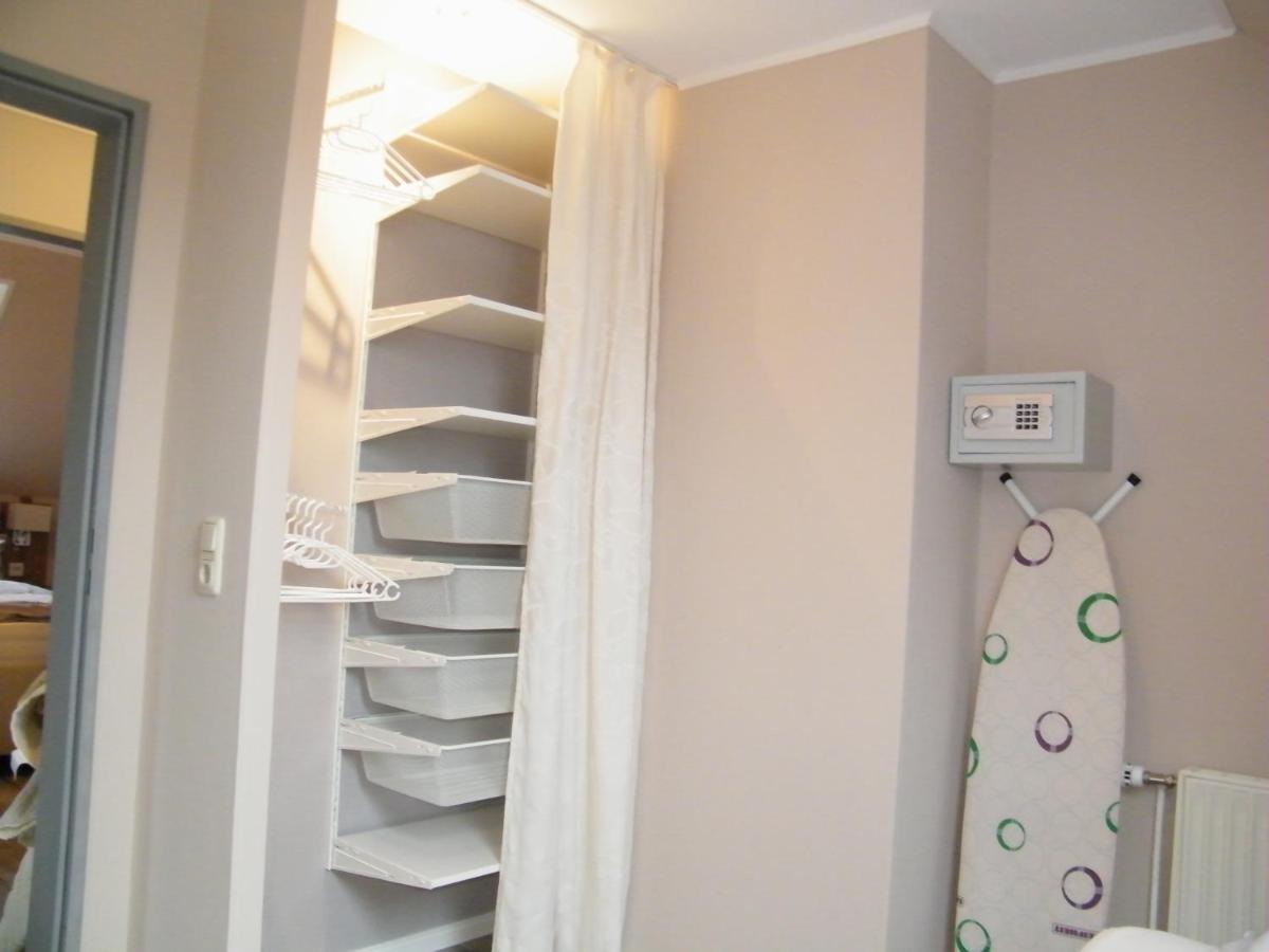 Gastehaus " Schone Aussicht " Apartman Neuharlingersiel Kültér fotó