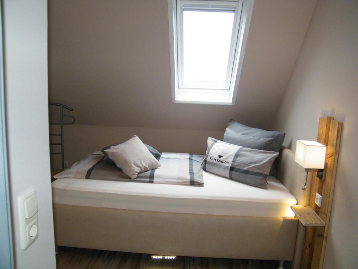Gastehaus " Schone Aussicht " Apartman Neuharlingersiel Kültér fotó