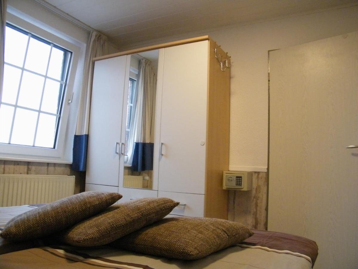Gastehaus " Schone Aussicht " Apartman Neuharlingersiel Kültér fotó