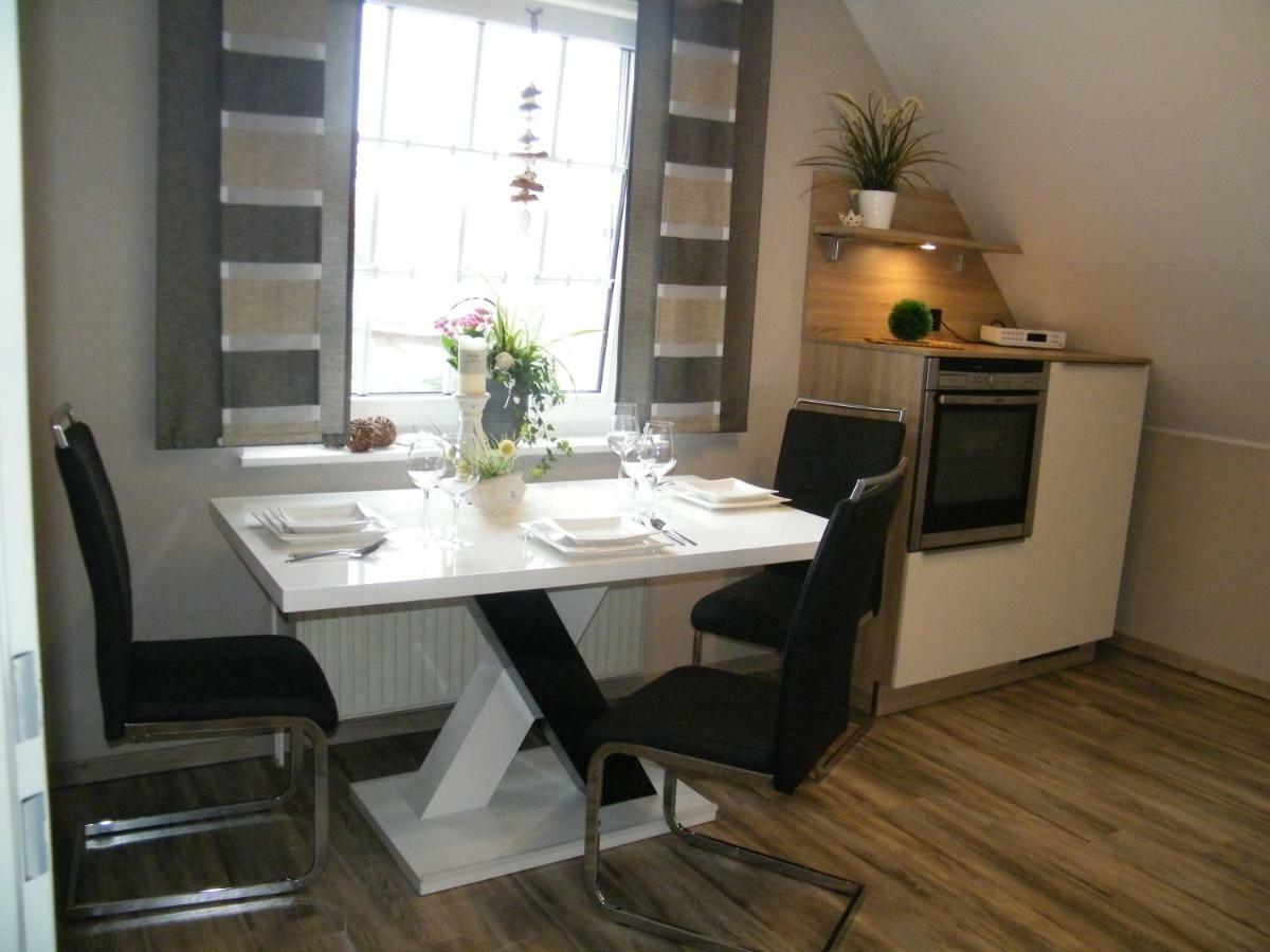 Gastehaus " Schone Aussicht " Apartman Neuharlingersiel Kültér fotó